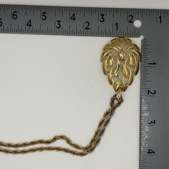 Vintage Trifari Goldtone Double Strand Necklace Large Scroll Pendant Teardrop - Picture 6 of 13